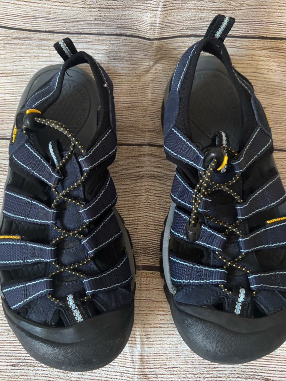 Women’s Blue/Gray Keens sz. 7